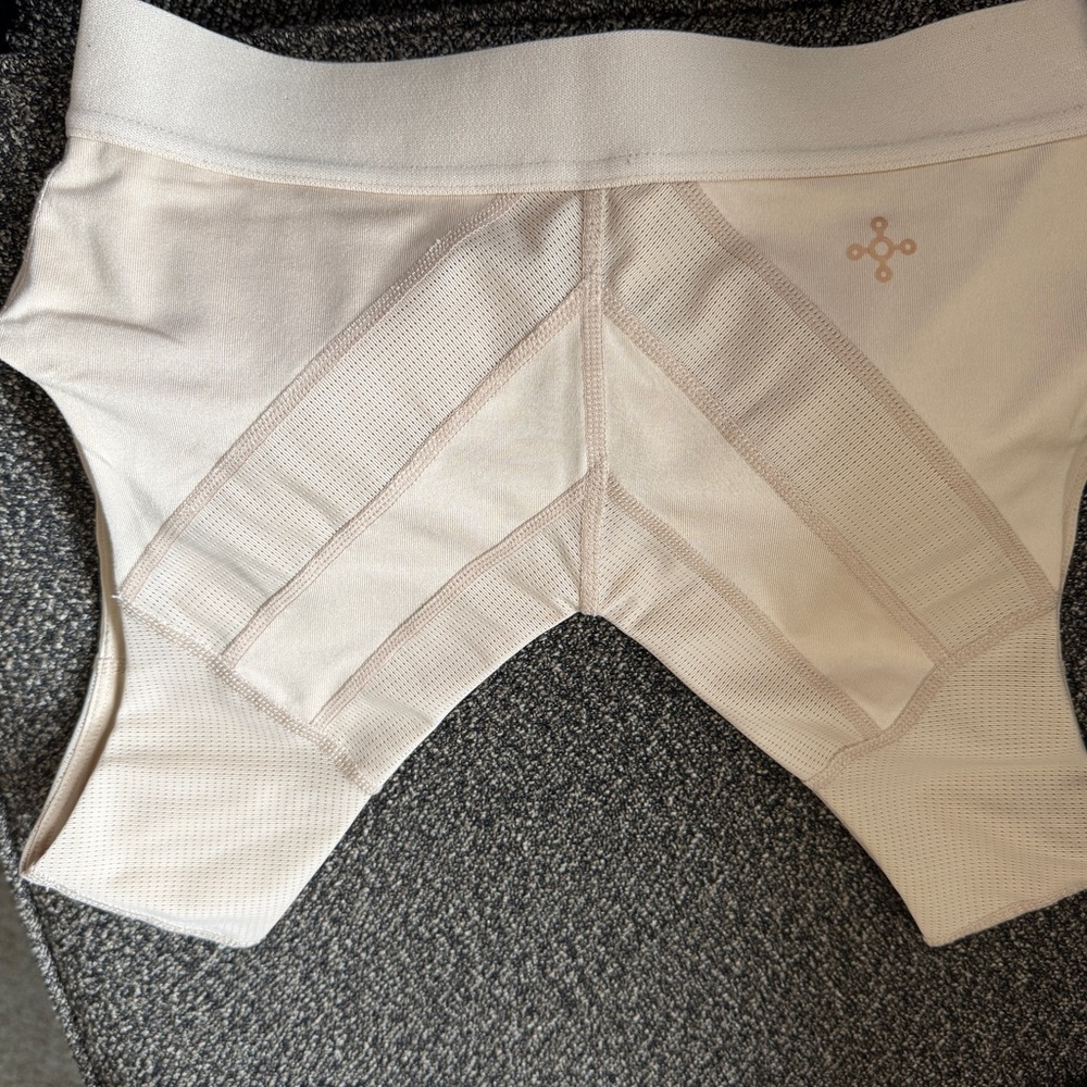Seamless Cream Women's Bra - Picture 4 of 4